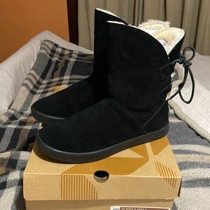 Kookaburra by UGG  boots